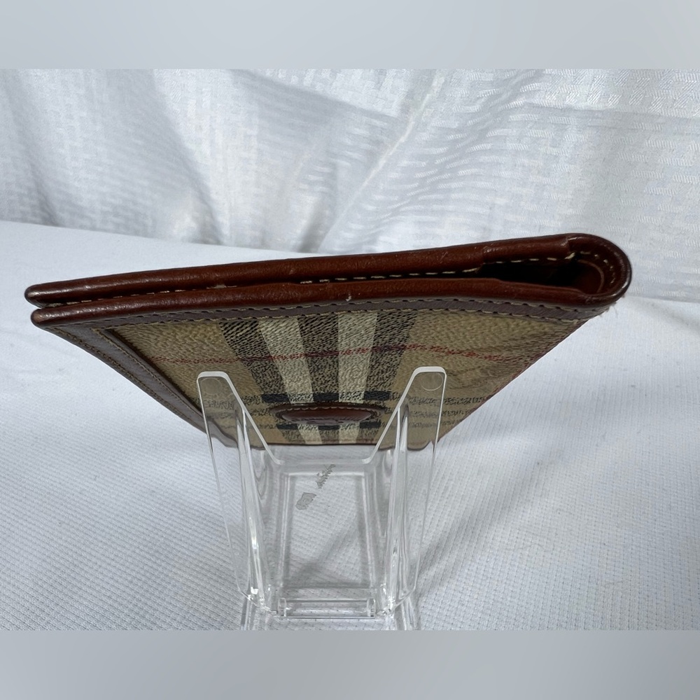 1029: Burberry Long Vertical Wallet: VGUC - Picture 6 of 10